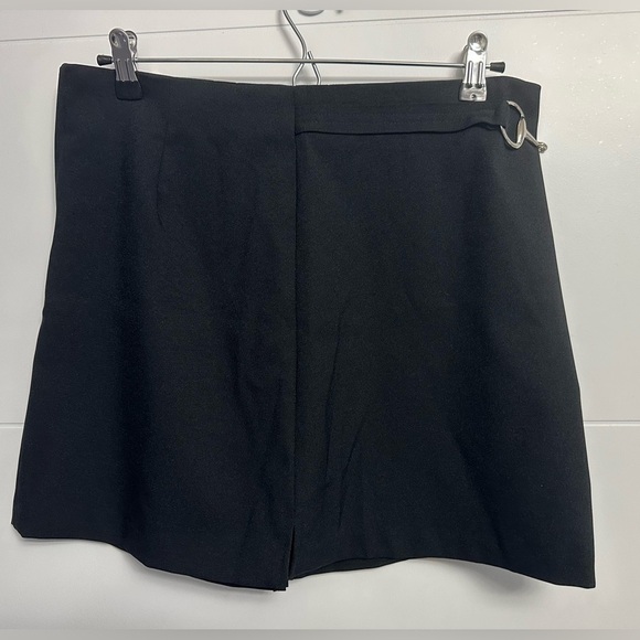 Y2K Juniors Skirt with Metal Accent - Size 11 - Picture 6 of 8